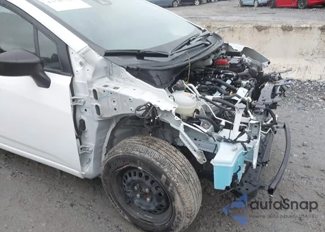 2025 Nissan Versa 1.6 S z USA, uszkodzony, nr VIN 3N1CN8DVXSL816841